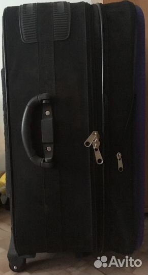 Чемодан на колёсиках