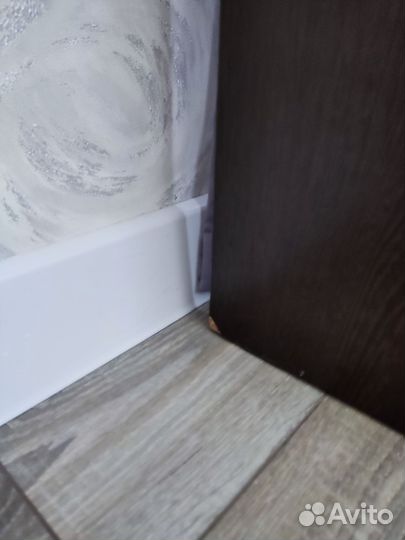 Письменный стол для школьника со шкафом