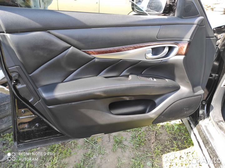 Дверная карта Обшивка двери Nissan Fuga y51