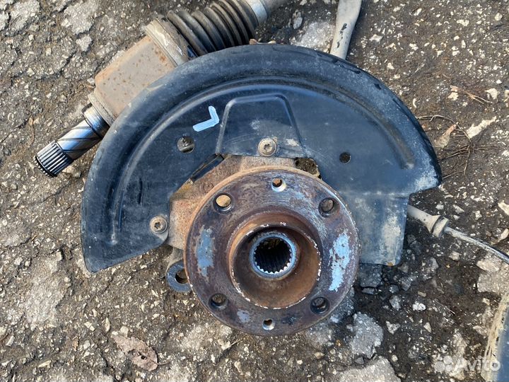 Renault sandero stepway 2 передний левый кулак