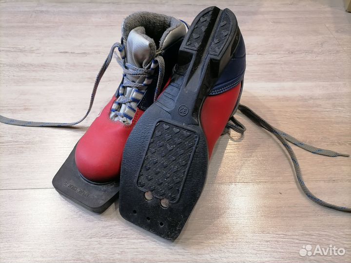 Лыжные ботинки детские 32 размер
