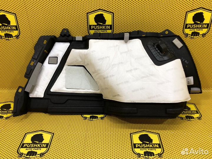 Обшивка багажника боковая нижняя левая Hyundai I30