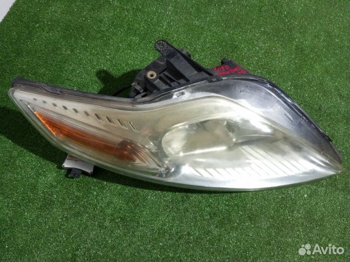 Фара галогеновая правая Ford Mondeo 2010-2015