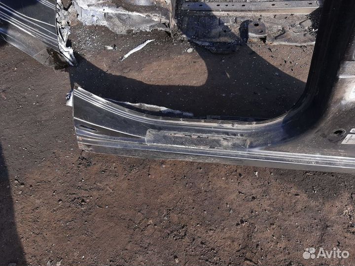 Правый порог и средняя стойка сценик 2