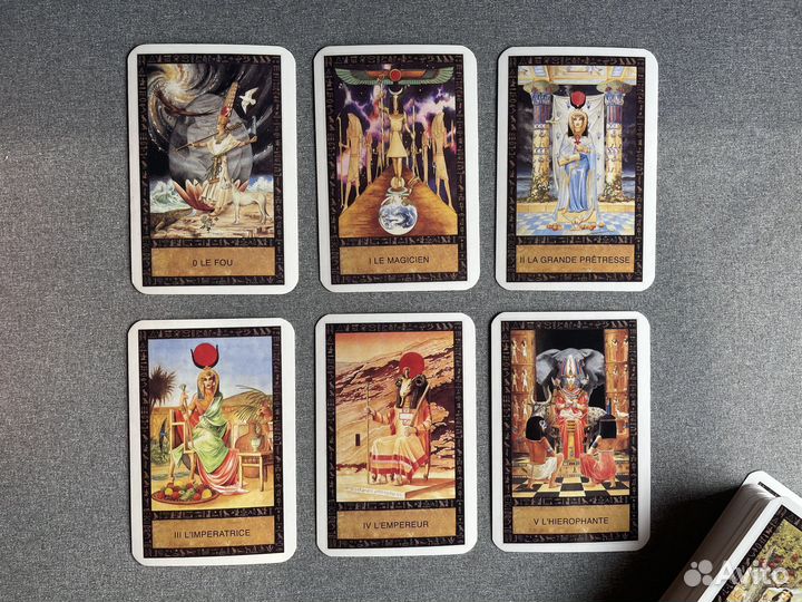 Le tarot des anciens egyptiens Франц. яз