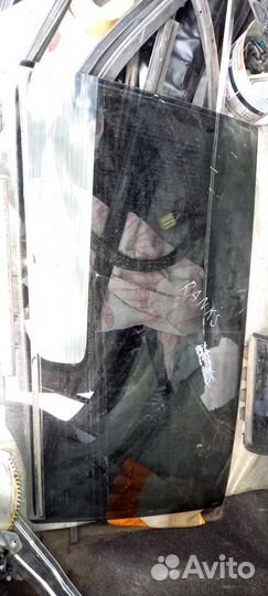 Стекло двери зад toyota corolla 120