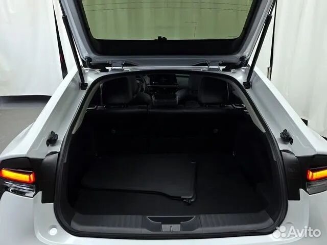 Toyota Prius 2.0 CVT, 2023, 5 600 км