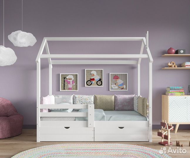 Детская кровать домик из массива