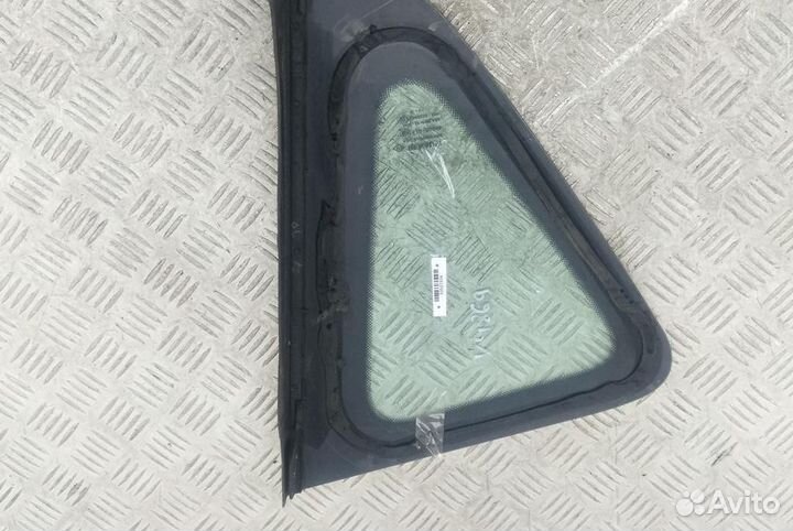 Стекло заднее левое глухое/форточка Renault Grand