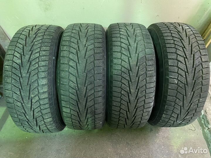 Hankook Winter I'Cept iZ 2 W616 235/55 R17 103T