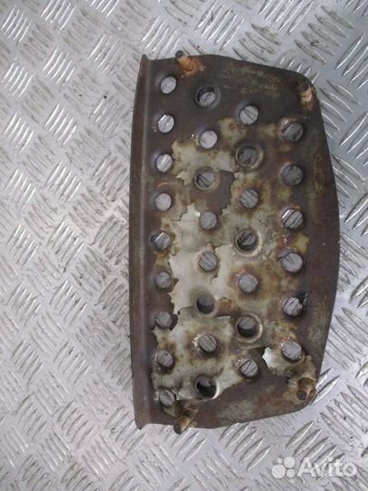 Накладка подножки MAN 81615105187