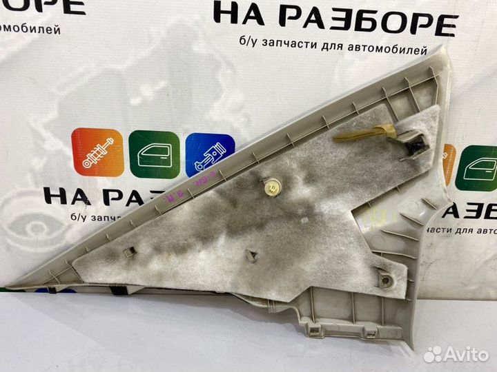 Накладка на стойку внутренняя задняя правая Mazda