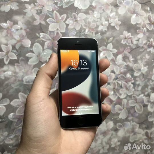iPhone SE, 16 ГБ
