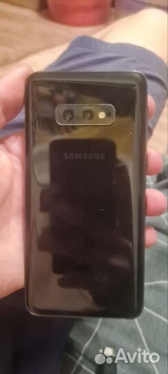 Samsung Galaxy S10e, 6/128 ГБ