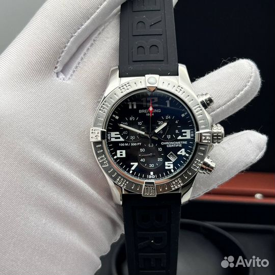 Часы Breitling Avenger