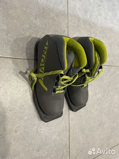 Лыжные ботинки 34р