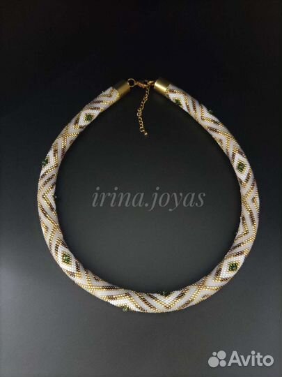 Колье жгут из бисера