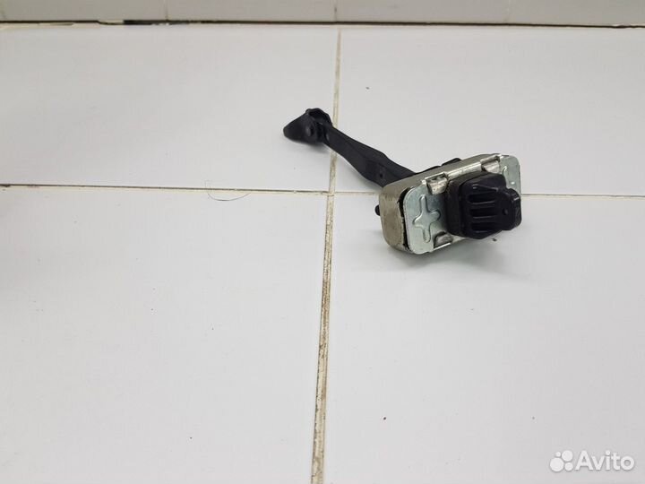 Ограничитель задней правой двери (Geely Coolray)