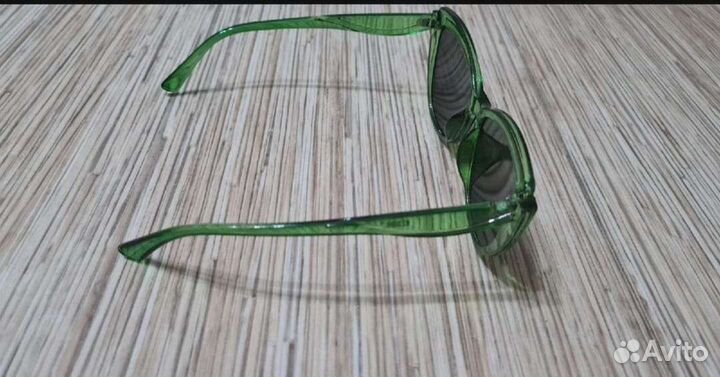 Очки солнцезащитные