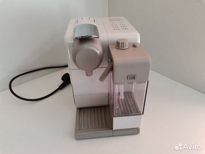 Кофемашина капсульная DeLonghi EN560