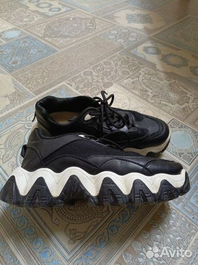 Кроссовки женские 39 размер