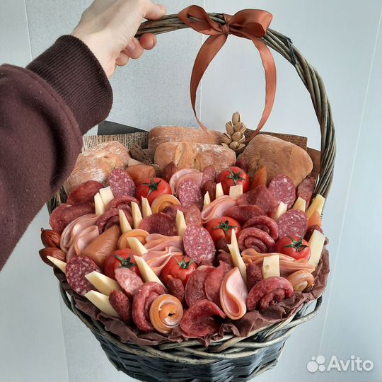 Мужские букеты съедобные колбасные мужчине