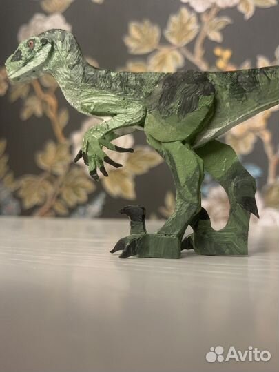 Велоцираптор чарли