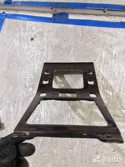 Дерево на центральный подлокотник w163