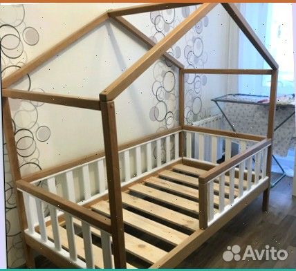 Детская кроватка из бука. Модель Домик. Шахты