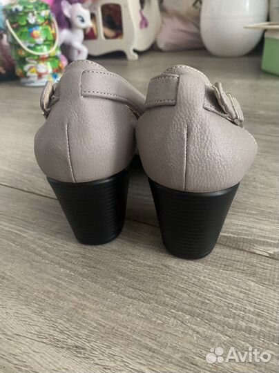 Женские туфли