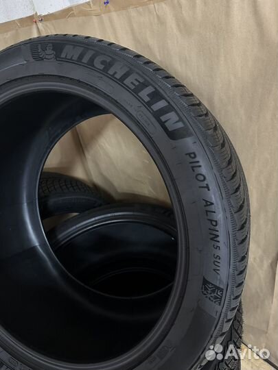 Michelin Pilot Alpin 5 SUV 325/35 R22 и 285/40 R22 114W