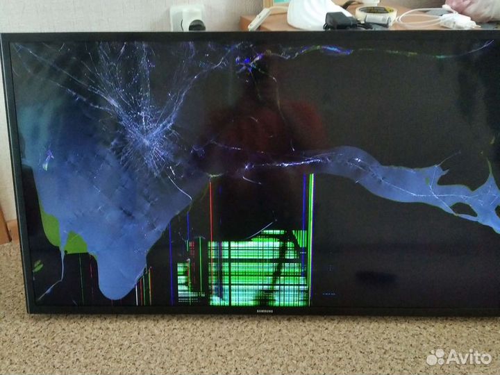 Телевизор на запчасти samsung ue40m5000au