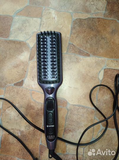 Расческа-выпрямитель Vitek Aura