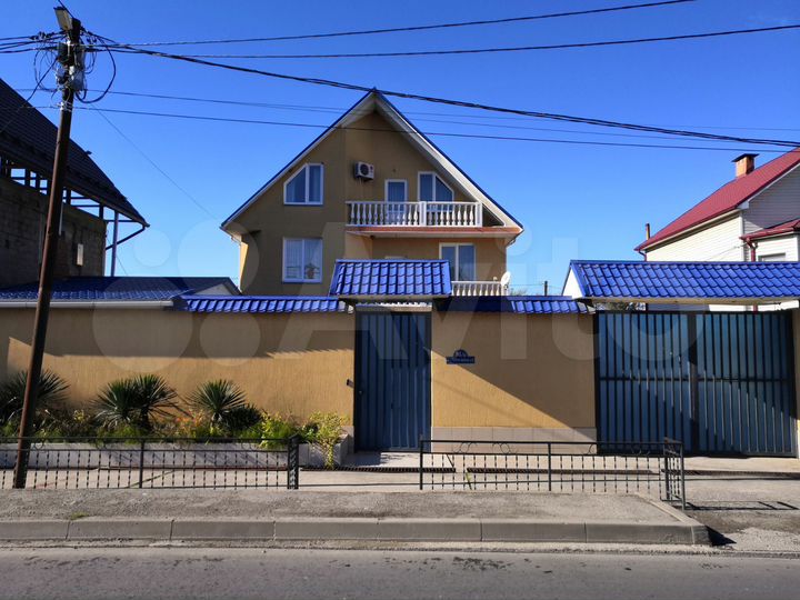 Дом 200 м² на участке 6 сот.