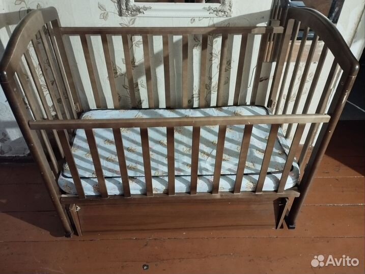 Детская кроватка