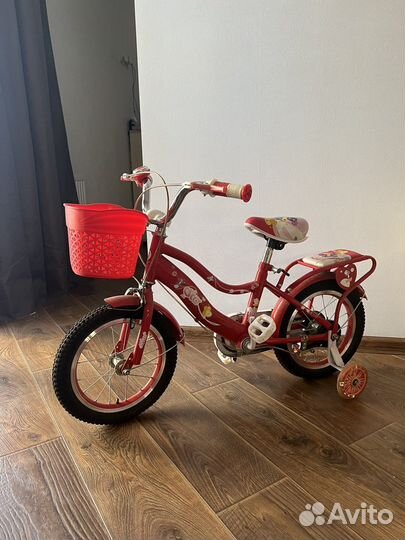 Детский велосипед четырехколесный