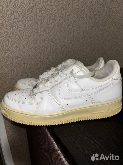 Кроссовки женские