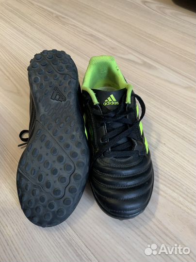 Футбольная форма и бутсы