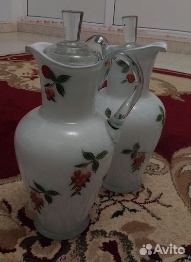 Антикварный кувшин