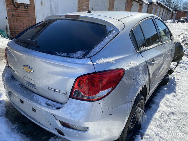 Chevrolet cruze 1.8 хэтчбек