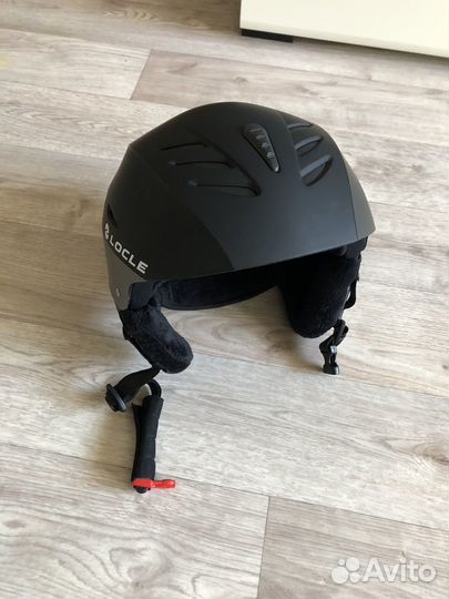 Горнолыжный шлем