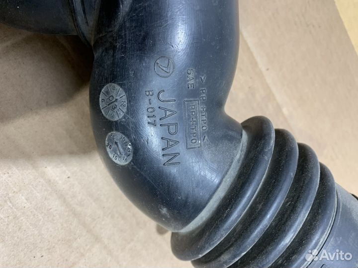 Впускной патрубок Subaru