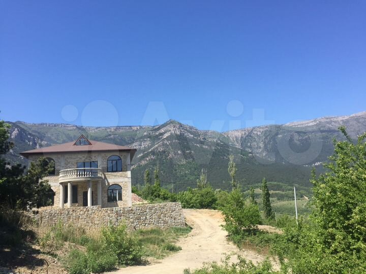 Дом 206,7 м² на участке 4 сот.