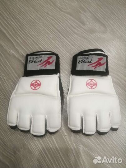 Боксерские перчатки