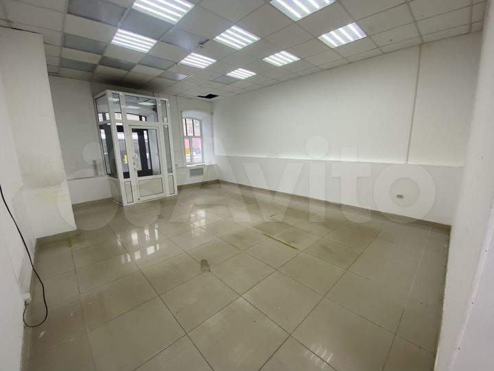 Центр,отдельный вход,остановка,высокий трафик 50м