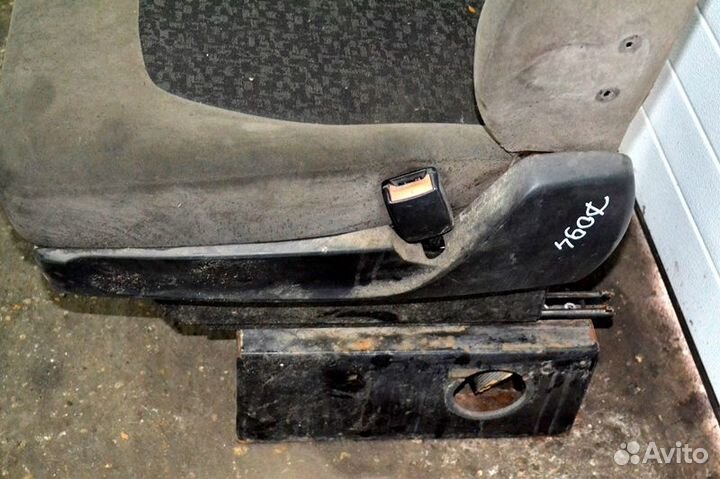 Пассажирское сиденье, одиночное DAF XF105 (01.05)