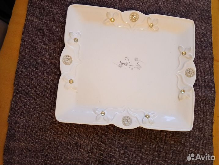 Блюда декоративные фарфоровые со стразами