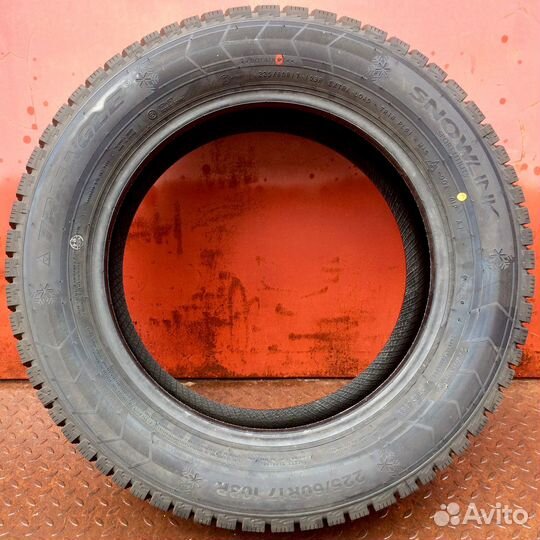 Triangle PL01 225/60 R17 103R