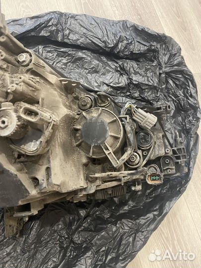 Фара на nissan fuga