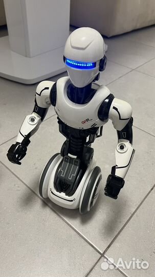Игрушка робот silverlit O.P.ONE